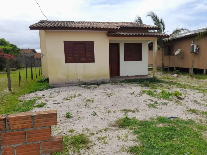 Foto 2 de Casa com 2 quartos à venda, 360m2 em Balneario Arroio Do Silva - SC