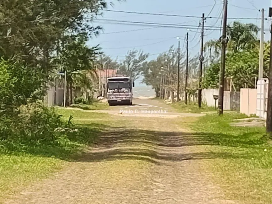 Foto 3 de Terreno / Lote à venda, 300m2 em Balneario Arroio Do Silva - SC