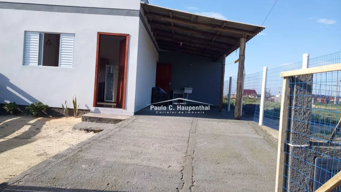 Foto 2 de Casa com 2 quartos para alugar, 150m2 em Balneario Arroio Do Silva - SC
