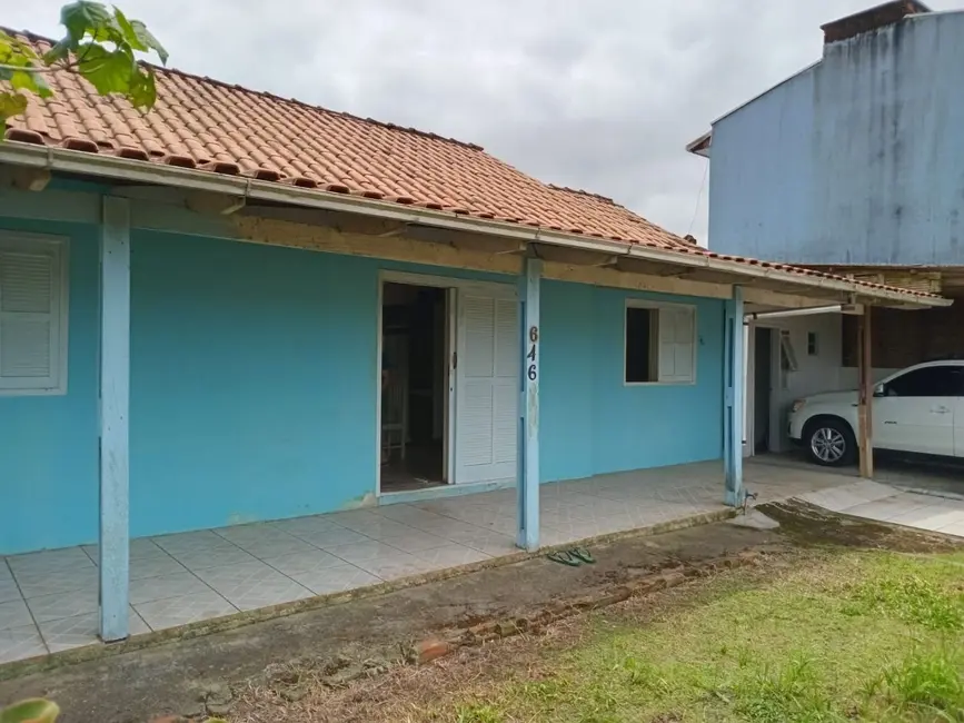 Casa com 3 quartos à venda, 315m2 em Centro, Balneario Arroio Do Silva - SC - imagem 2 Foto 2 de Casa com 3 quartos à venda, 315m2 em Centro, Balneario Arroio Do Silva - SC