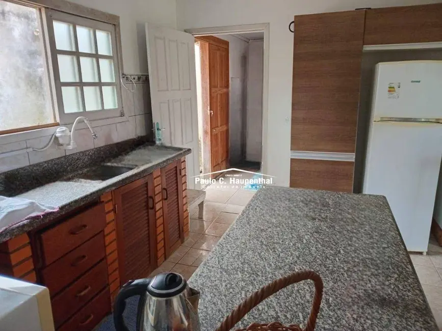 Casa com 3 quartos à venda e para alugar, 315m2 em Centro, Balneario Arroio Do Silva - SC - imagem 4 Foto 4 de Casa com 3 quartos à venda e para alugar, 315m2 em Centro, Balneario Arroio Do Silva - SC