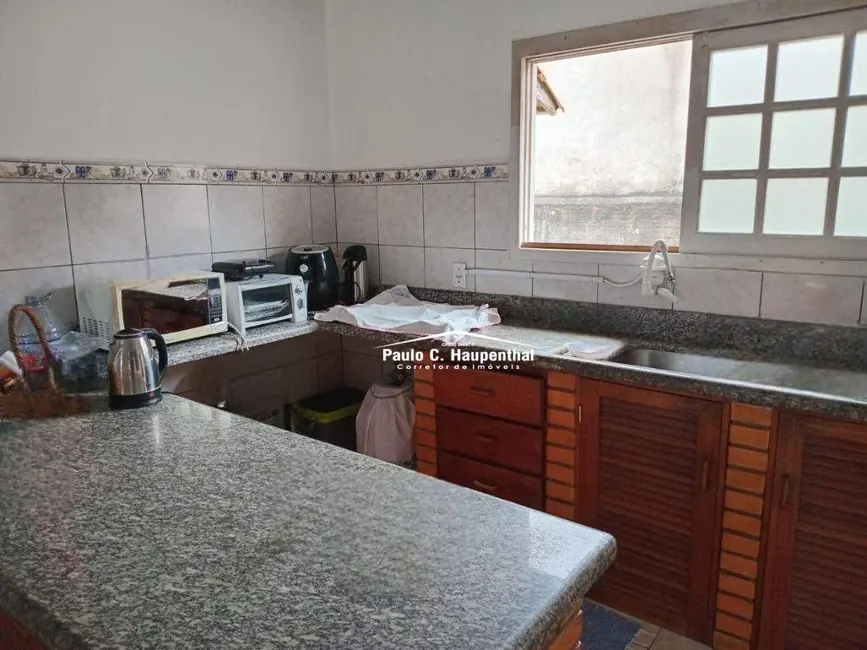 Casa com 3 quartos à venda e para alugar, 315m2 em Centro, Balneario Arroio Do Silva - SC - imagem 5 Foto 5 de Casa com 3 quartos à venda e para alugar, 315m2 em Centro, Balneario Arroio Do Silva - SC