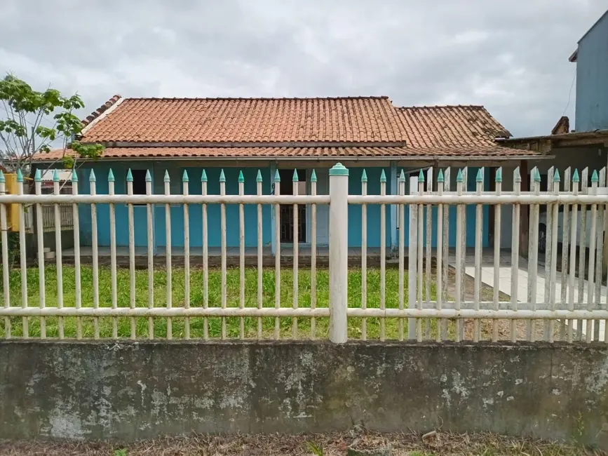 Casa com 3 quartos à venda, 315m2 em Centro, Balneario Arroio Do Silva - SC - imagem 3 Foto 3 de Casa com 3 quartos à venda, 315m2 em Centro, Balneario Arroio Do Silva - SC