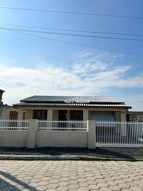 Foto 1 de Casa com 3 quartos para alugar, 300m2 em Balneario Arroio Do Silva - SC