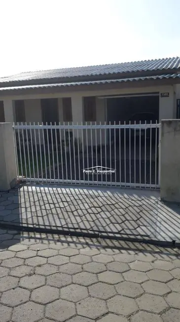 Foto 2 de Casa com 3 quartos para alugar, 300m2 em Balneario Arroio Do Silva - SC