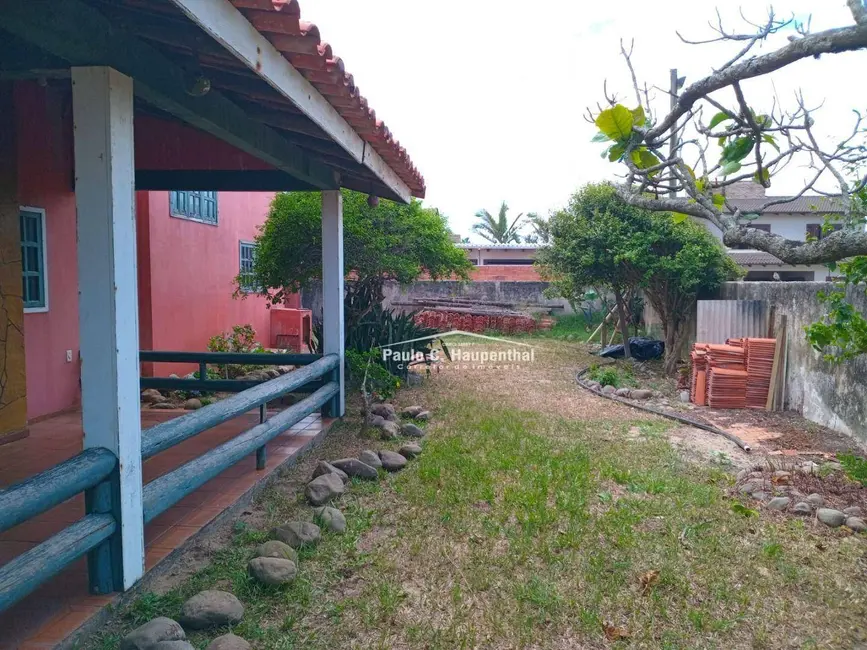 Casa com 4 quartos à venda, 600m2 em Balneario Arroio Do Silva - SC - imagem 6 Foto 6 de Casa com 4 quartos à venda, 600m2 em Balneario Arroio Do Silva - SC