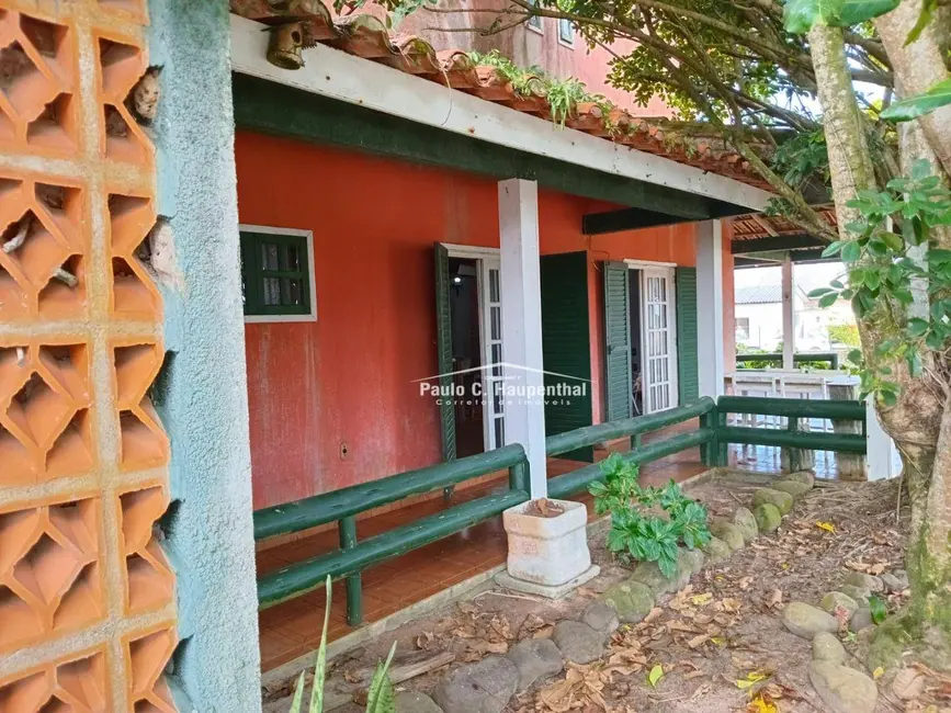 Casa com 4 quartos à venda, 600m2 em Balneario Arroio Do Silva - SC - imagem 4 Foto 4 de Casa com 4 quartos à venda, 600m2 em Balneario Arroio Do Silva - SC