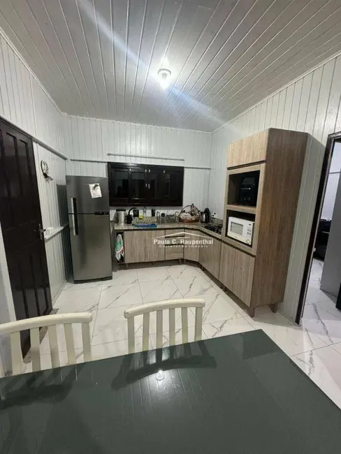 Casa com 2 quartos à venda, 300m2 em Balneario Arroio Do Silva - SC - imagem 8 Foto 8 de Casa com 2 quartos à venda, 300m2 em Balneario Arroio Do Silva - SC