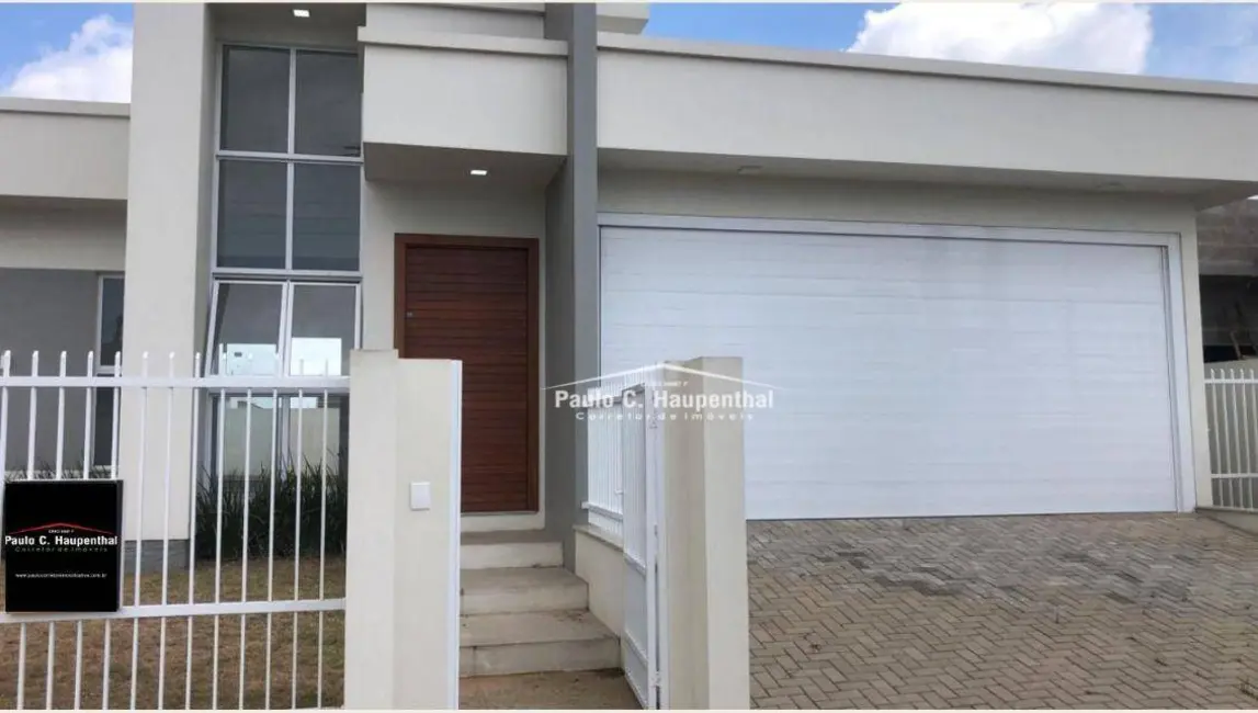 Casa com 3 quartos à venda, 442m2 em Lagoão, Ararangua - SC - imagem 1 Foto 1 de Casa com 3 quartos à venda, 442m2 em Lagoão, Ararangua - SC