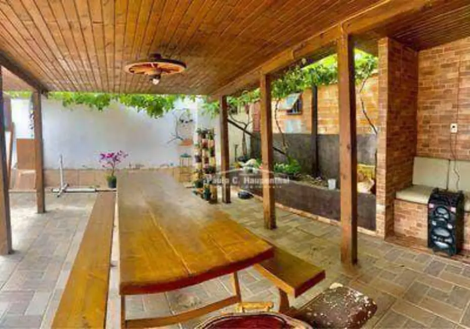 Foto 6 de Casa com 4 quartos à venda, 325m2 em Balneario Arroio Do Silva - SC