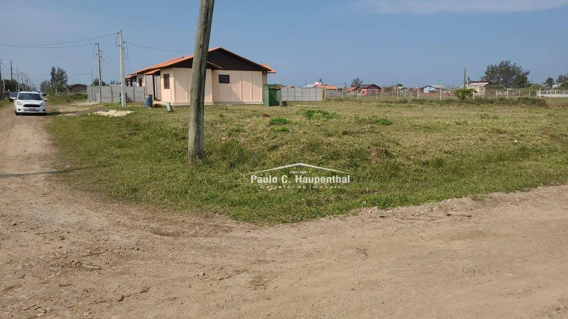 Foto 1 de Terreno / Lote à venda, 312m2 em Balneario Arroio Do Silva - SC