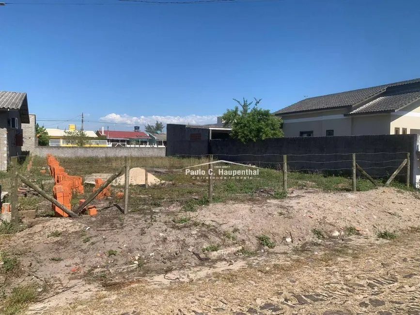 Foto 1 de Terreno / Lote à venda, 300m2 em Balneario Arroio Do Silva - SC