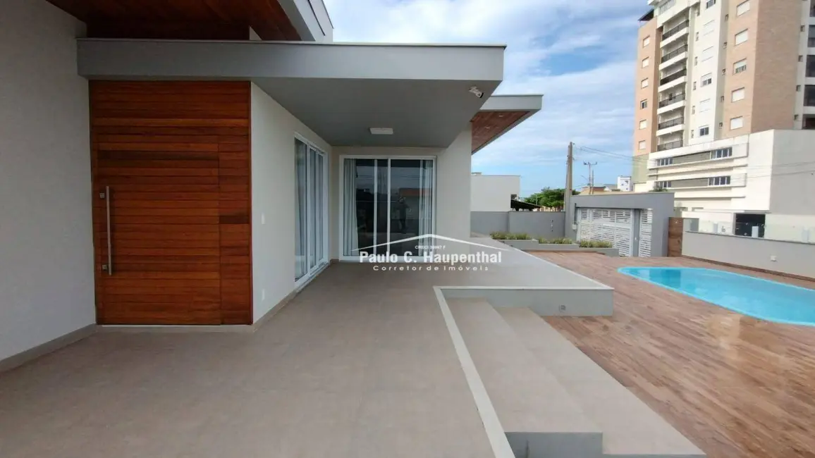 Foto 1 de Casa com 4 quartos à venda, 780m2 em Balneario Arroio Do Silva - SC