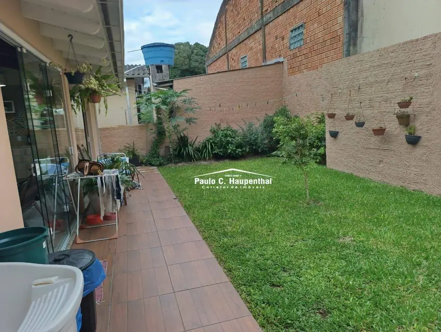 Foto 2 de Casa com 4 quartos à venda, 240m2 em Vila São José, Ararangua - SC