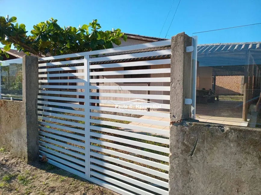 Foto 3 de Casa com 3 quartos à venda, 300m2 em Balneario Arroio Do Silva - SC