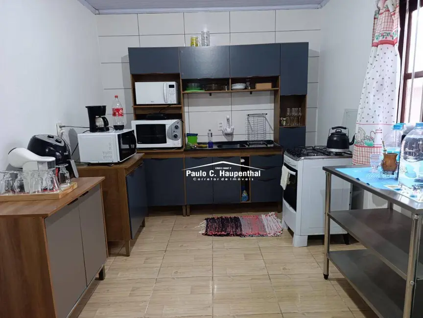 Casa com 3 quartos à venda e para alugar, 360m2 em Centro, Balneario Arroio Do Silva - SC - imagem 4 Foto 4 de Casa com 3 quartos à venda e para alugar, 360m2 em Centro, Balneario Arroio Do Silva - SC