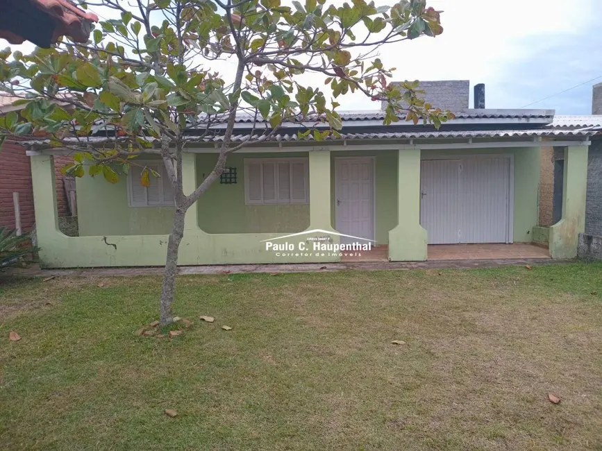 Foto 2 de Casa com 2 quartos para alugar, 300m2 em Balneario Arroio Do Silva - SC