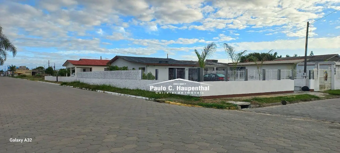 Foto 1 de Casa com 2 quartos à venda e para alugar, 325m2 em Balneario Arroio Do Silva - SC