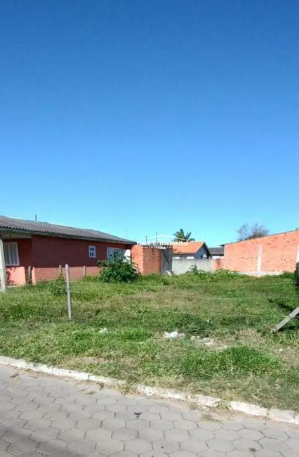 Foto 2 de Terreno / Lote à venda, 336m2 em Balneario Arroio Do Silva - SC