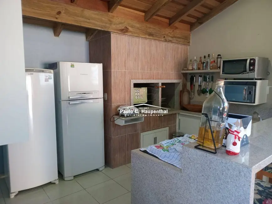 Casa com 4 quartos à venda, 300m2 em Balneario Arroio Do Silva - SC - imagem 3 Foto 3 de Casa com 4 quartos à venda, 300m2 em Balneario Arroio Do Silva - SC