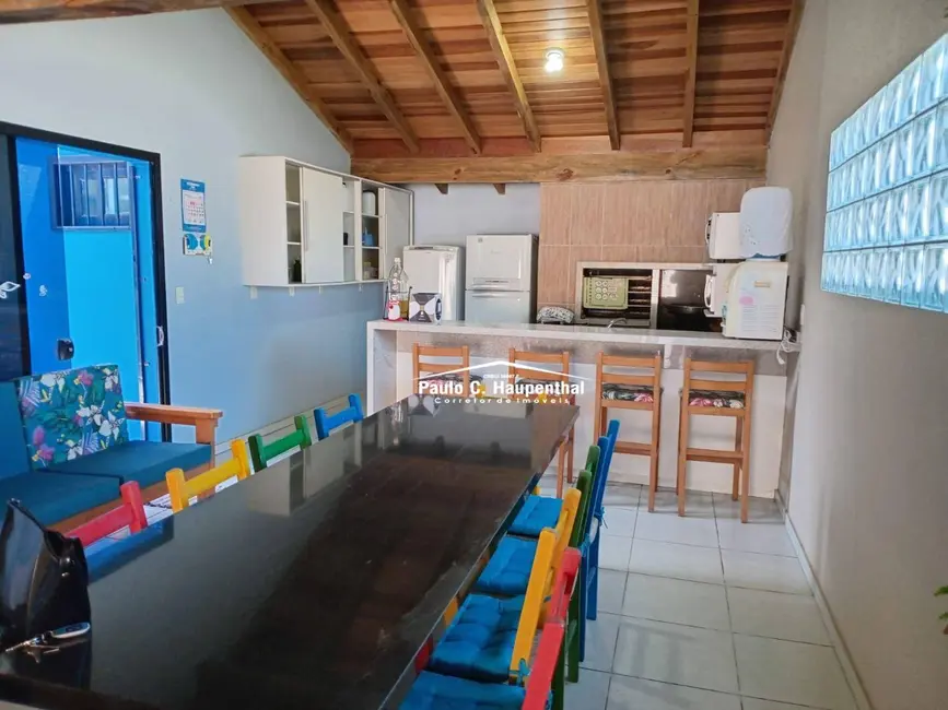 Casa com 4 quartos à venda, 300m2 em Balneario Arroio Do Silva - SC - imagem 4 Foto 4 de Casa com 4 quartos à venda, 300m2 em Balneario Arroio Do Silva - SC