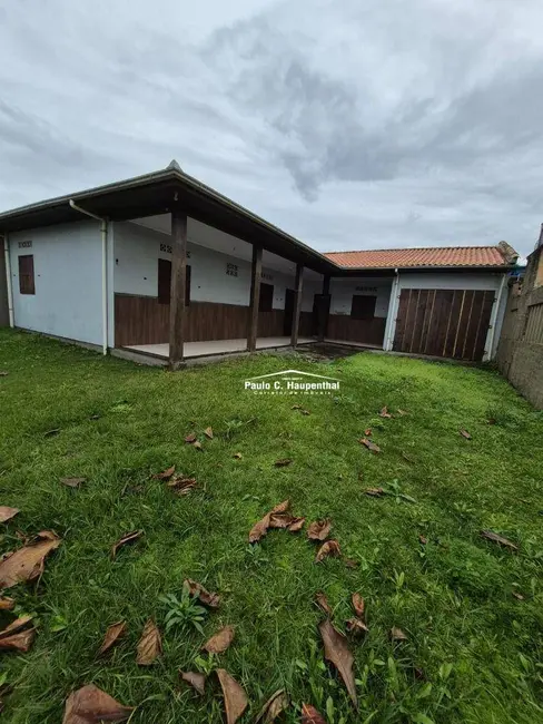 Foto 2 de Casa com 4 quartos à venda, 300m2 em Balneario Arroio Do Silva - SC