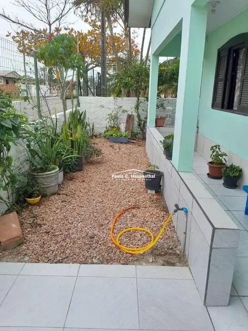 Casa com 4 quartos à venda, 325m2 em Balneario Arroio Do Silva - SC - imagem 5 Foto 5 de Casa com 4 quartos à venda, 325m2 em Balneario Arroio Do Silva - SC