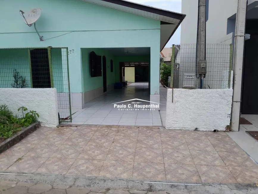 Casa com 4 quartos à venda, 325m2 em Balneario Arroio Do Silva - SC - imagem 1 Foto 1 de Casa com 4 quartos à venda, 325m2 em Balneario Arroio Do Silva - SC