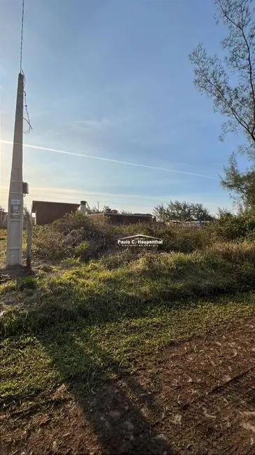 Foto 1 de Terreno / Lote à venda, 324m2 em Balneario Arroio Do Silva - SC