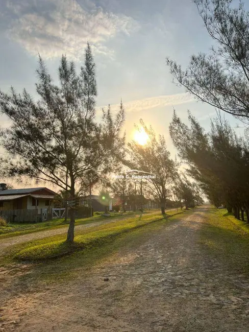 Foto 2 de Terreno / Lote à venda, 324m2 em Balneario Arroio Do Silva - SC