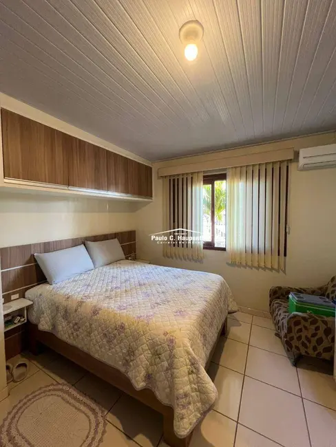 Foto 4 de Casa com 3 quartos à venda, 360m2 em Centro, Balneario Arroio Do Silva - SC