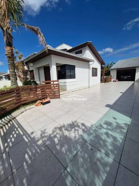 Foto 3 de Casa com 2 quartos à venda, 300m2 em Balneario Arroio Do Silva - SC