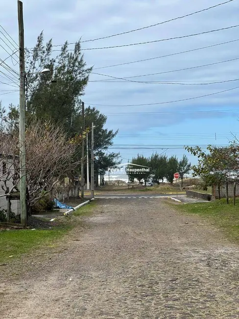 Foto 2 de Terreno / Lote à venda, 300m2 em Balneario Arroio Do Silva - SC