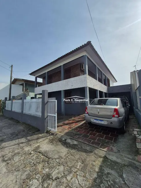 Foto 2 de Casa com 3 quartos para alugar, 390m2 em Balneario Arroio Do Silva - SC