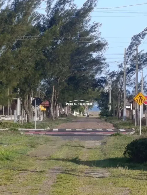 Foto 2 de Terreno / Lote à venda, 300m2 em Balneario Arroio Do Silva - SC