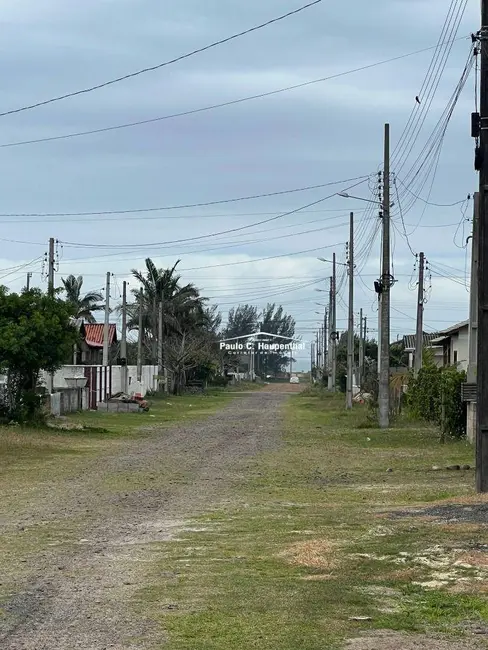 Foto 2 de Terreno / Lote à venda, 300m2 em Balneario Arroio Do Silva - SC