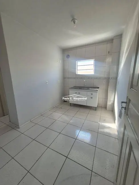 Foto 3 de Apartamento com 2 quartos para alugar, 60m2 em Jardim das Avenidas, Ararangua - SC