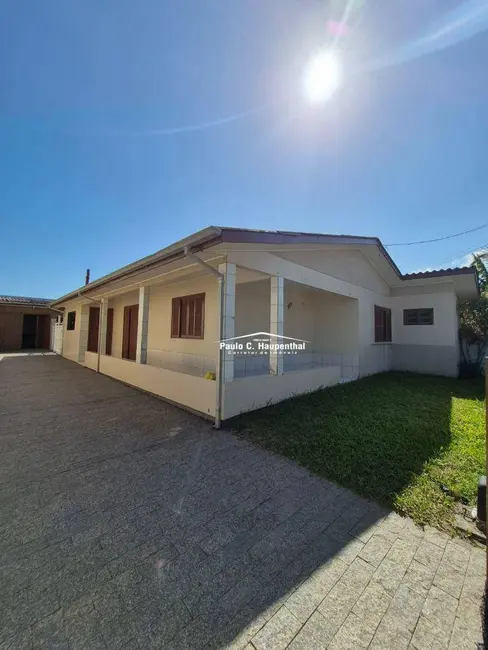 Foto 3 de Casa com 4 quartos para alugar, 300m2 em Balneario Arroio Do Silva - SC