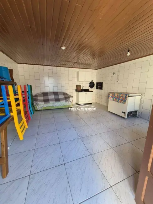 Foto 5 de Casa com 4 quartos para alugar, 300m2 em Balneario Arroio Do Silva - SC