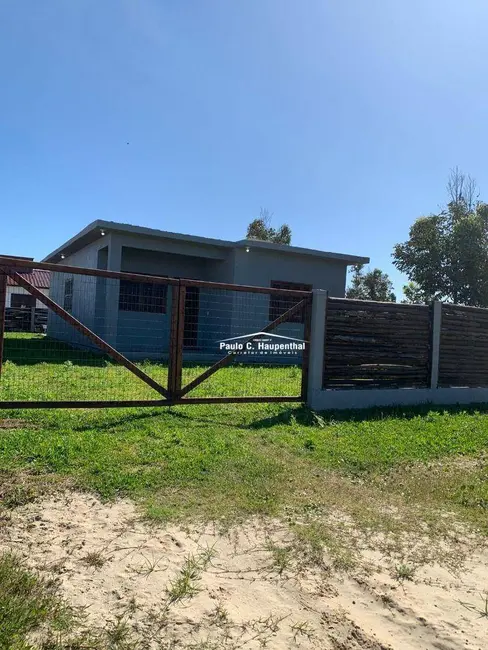 Foto 2 de Casa com 3 quartos para alugar, 300m2 em Balneario Arroio Do Silva - SC
