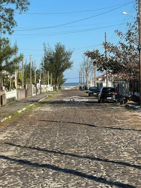 Foto 2 de Terreno / Lote à venda, 300m2 em Balneario Arroio Do Silva - SC