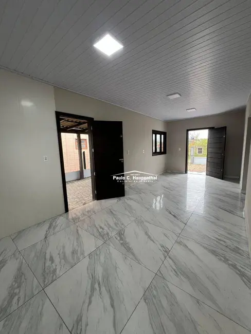 Foto 2 de Casa com 3 quartos à venda, 300m2 em Balneario Arroio Do Silva - SC