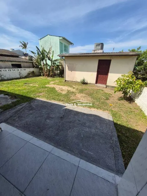 Foto 4 de Casa com 3 quartos para alugar, 300m2 em Balneario Arroio Do Silva - SC