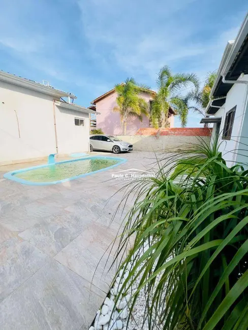Foto 3 de Casa com 2 quartos à venda e para alugar, 300m2 em Balneario Arroio Do Silva - SC