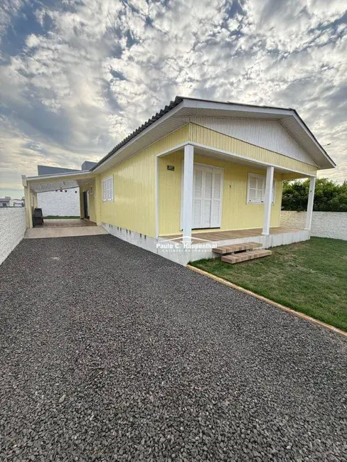 Casa com 3 quartos à venda, 300m2 em Balneario Arroio Do Silva - SC - imagem 4 Foto 4 de Casa com 3 quartos à venda, 300m2 em Balneario Arroio Do Silva - SC