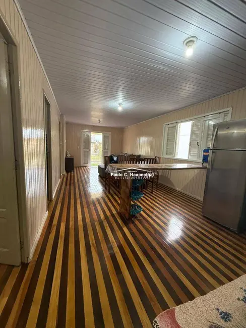 Casa com 3 quartos à venda, 300m2 em Balneario Arroio Do Silva - SC - imagem 8 Foto 8 de Casa com 3 quartos à venda, 300m2 em Balneario Arroio Do Silva - SC