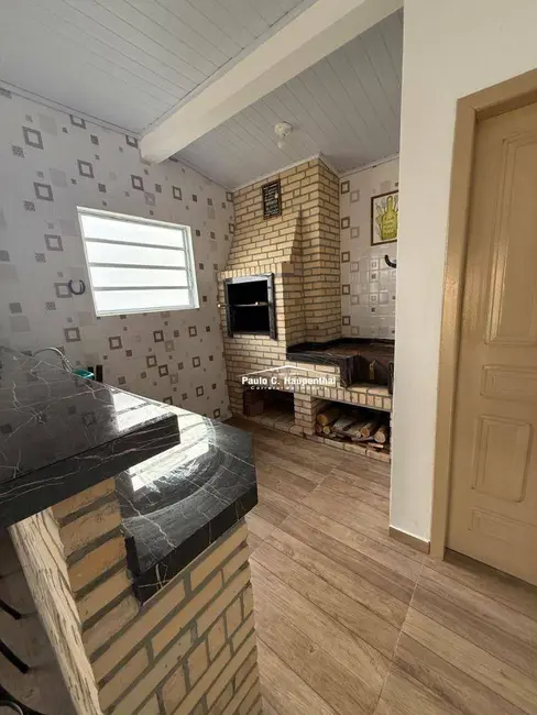 Casa com 3 quartos à venda, 300m2 em Balneario Arroio Do Silva - SC - imagem 3 Foto 3 de Casa com 3 quartos à venda, 300m2 em Balneario Arroio Do Silva - SC