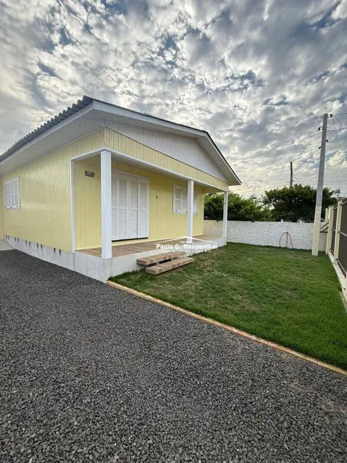Casa com 3 quartos à venda, 300m2 em Balneario Arroio Do Silva - SC - imagem 5 Foto 5 de Casa com 3 quartos à venda, 300m2 em Balneario Arroio Do Silva - SC