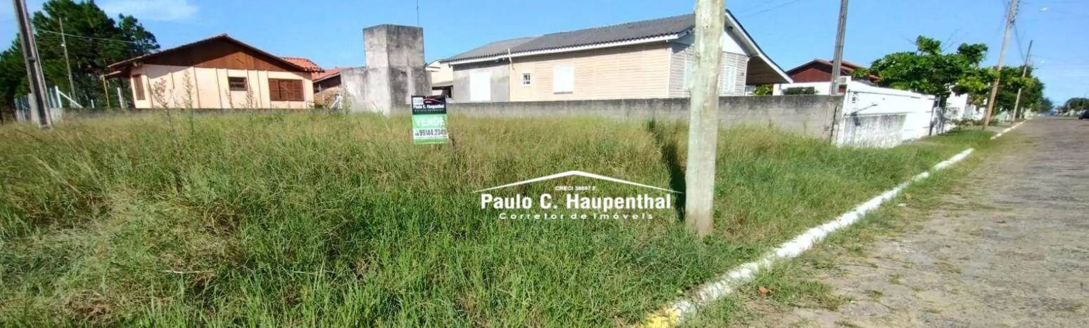 Foto 1 de Terreno / Lote à venda, 300m2 em Balneario Arroio Do Silva - SC