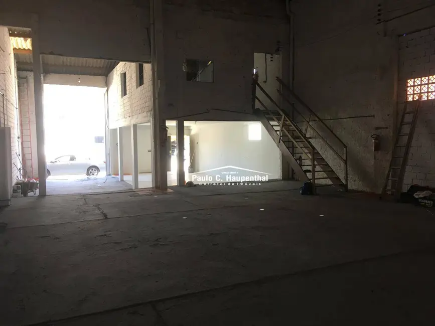 Foto 9 de Armazém / Galpão para alugar, 300m2 em Jardim das Avenidas, Ararangua - SC
